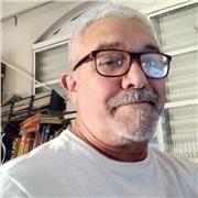 Professor de línguas espanhola, italiana, inglesa, russa e portuguesa